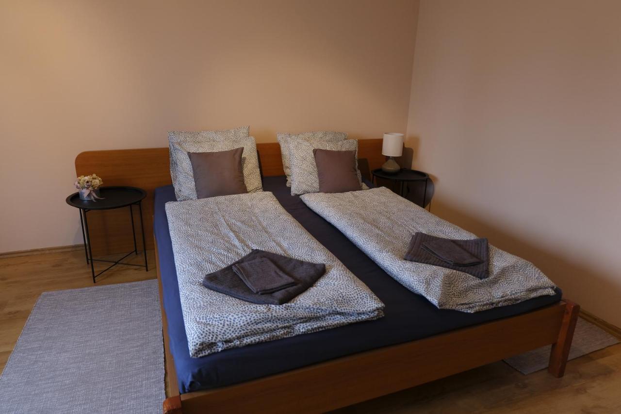 Kajari Apartmanhaz Balatonfőkajár 外观 照片