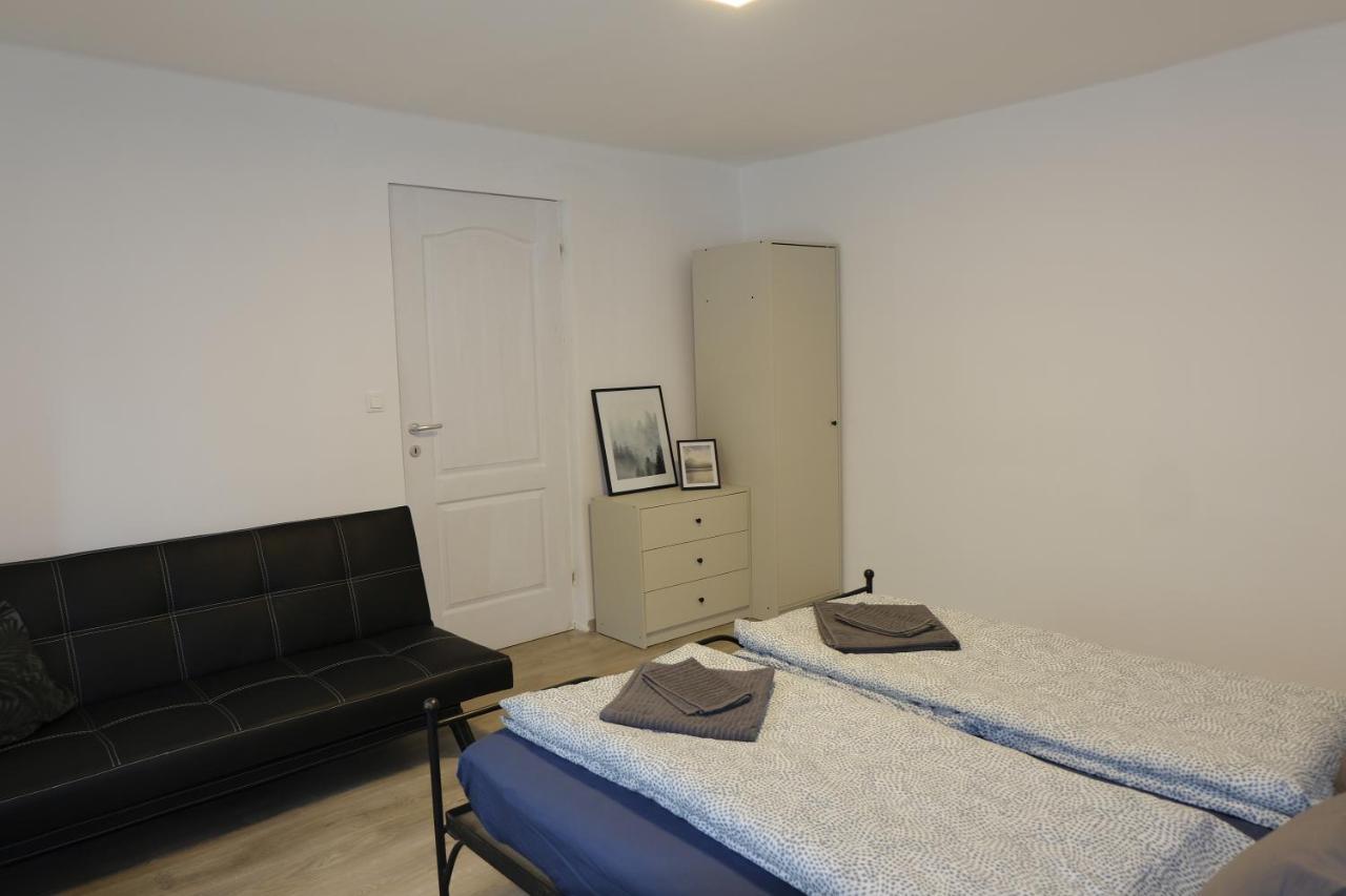 Kajari Apartmanhaz Balatonfőkajár 外观 照片
