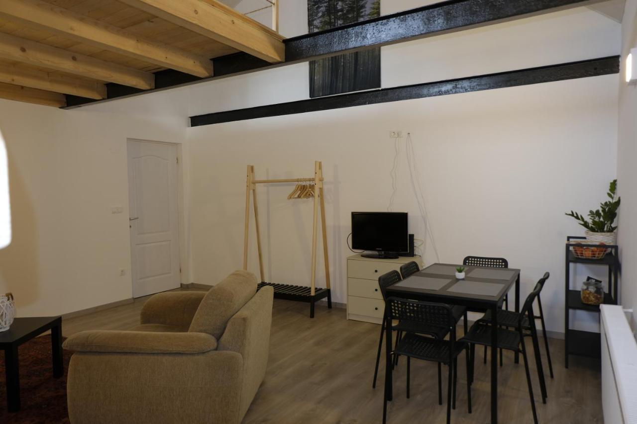 Kajari Apartmanhaz Balatonfőkajár 外观 照片