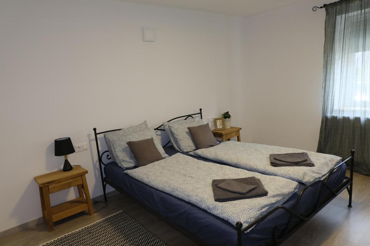 Kajari Apartmanhaz Balatonfőkajár 外观 照片